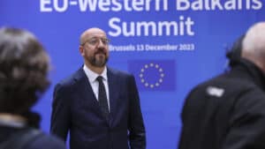 Conselho Europeu dá luz verde à abertura de negociações de adesão com a Ucrânia 