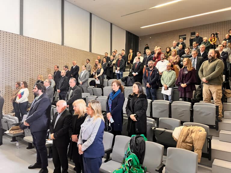 AMB aprova voto de pesar e minuto de silêncio por ex-reitor Guimarães Rodrigues