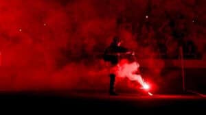 Pirotecnia causou quase metade dos 6.099 incidentes na época desportiva 2022/23 