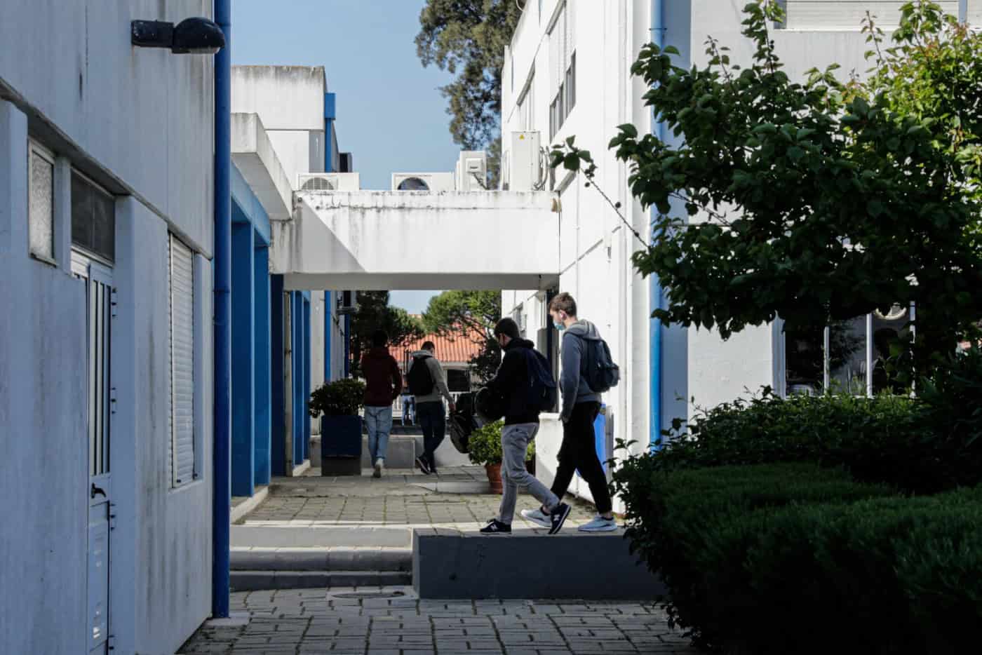 Um milhão de alunos regressam hoje às aulas sem greves de professores à vista