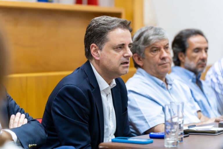 Descentralização: “Governo pendura-se nas autarquias para concretizar as suas responsabilidades”