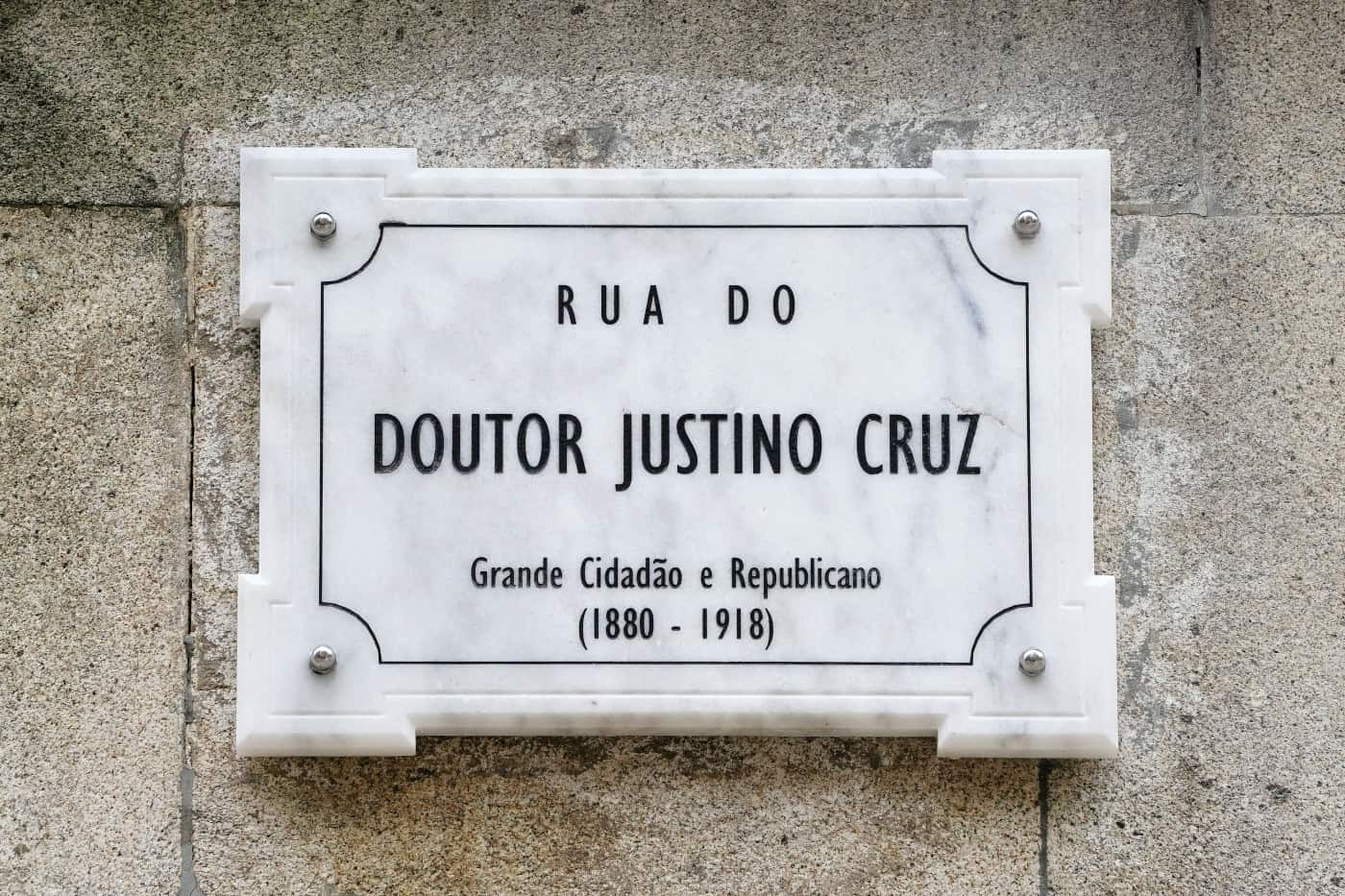 Câmara de Braga uniformiza placas toponímicas do centro histórico