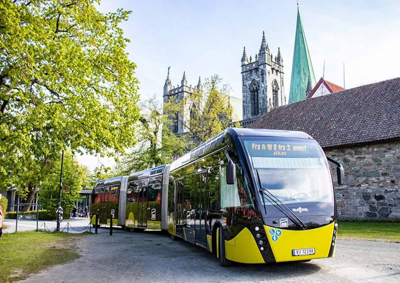 PSD defende duplicação da linha férrea até ao Porto. CMG diz que primeiro passo já foi dado