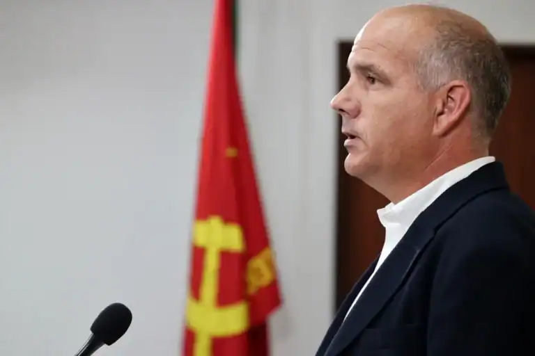 PCP propõe salário mínimo de 1.000 euros em maio e aumento das pensões em 70 euros&nbsp;