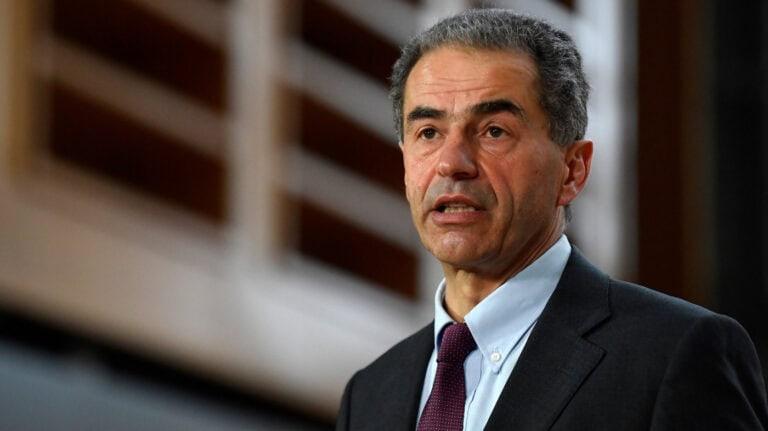 Antigo ministro Manuel Heitor internado mas fora de perigo