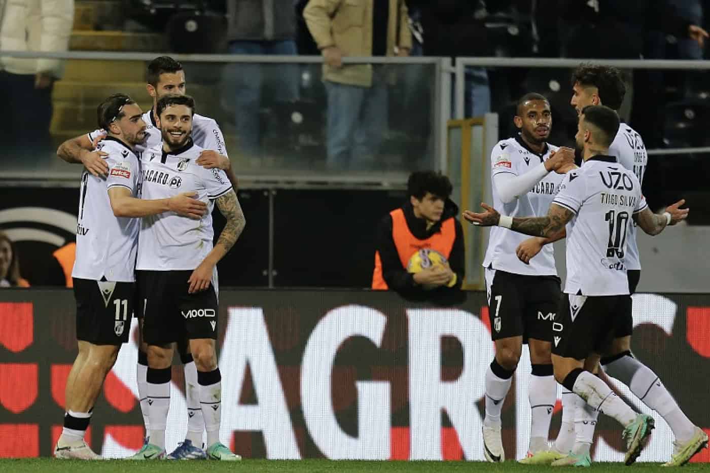 Vitória SC vence Estrela da Amadora e mantém-se a par do SC Braga