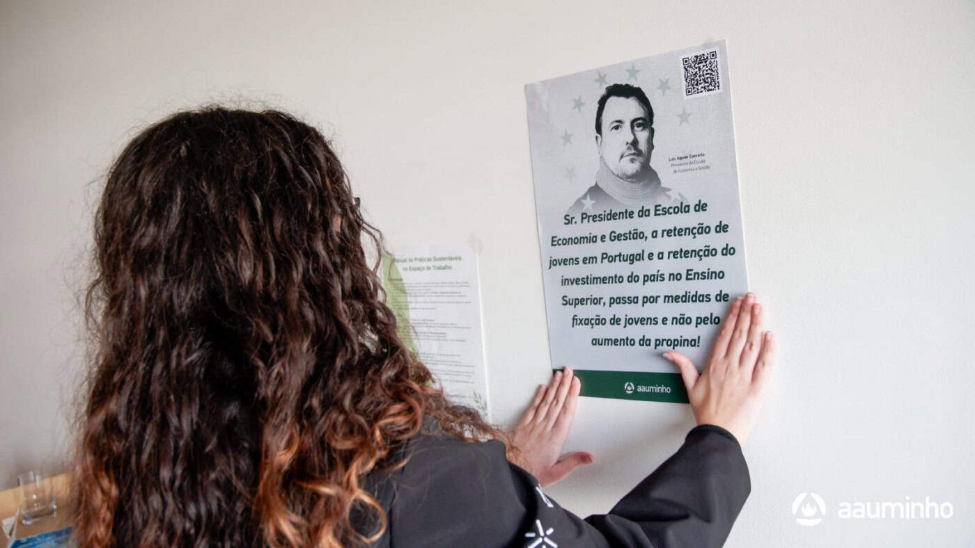 "Criar barreiras no acesso à educação não vai resolver o problema da emigração jovem"