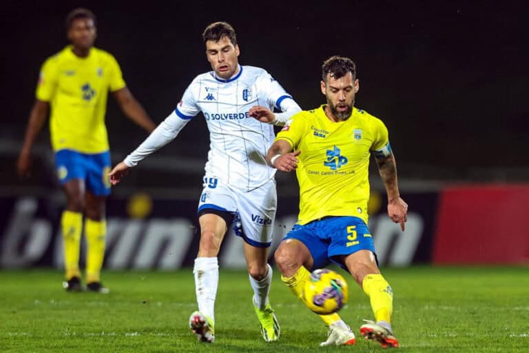 Arouca goleia ‘aflito’ Vizela e sobe a nono na I Liga