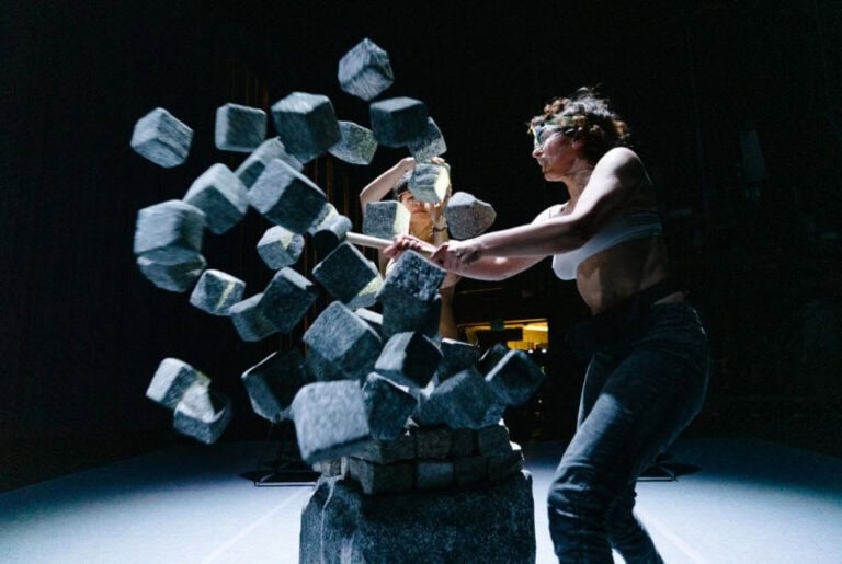 Theatro Circo acolhe peça que reflete sobre o atual sistema de trabalho