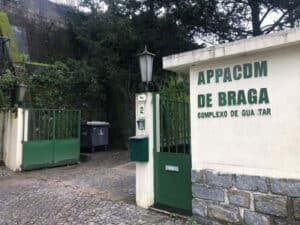 Trabalhadores da APPACDM de Braga suspendem manifestação
