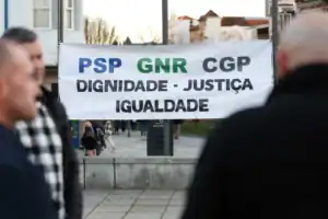 PSP e GNR protestaram esta sexta-feira em Braga por melhores condições de trabalho