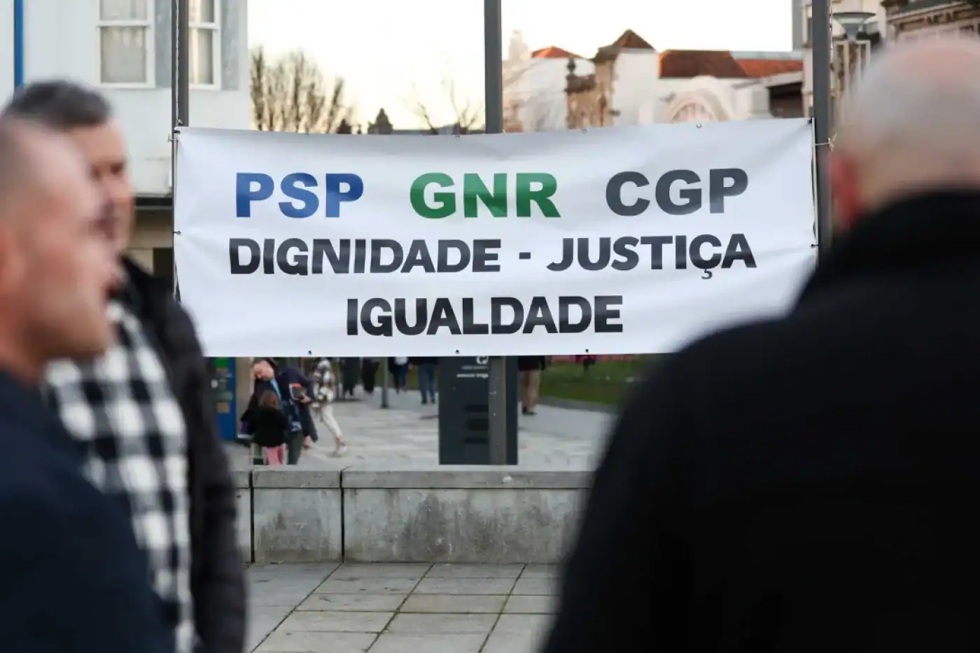 PSP e GNR protestaram esta sexta-feira em Braga por melhores condições de trabalho