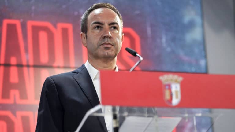 SCB está disponível para comprar ações de pequenos acionistas