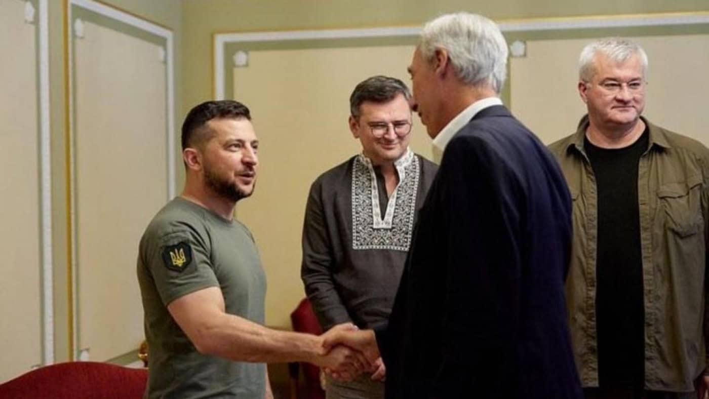 Ucrânia: Condecoração de Zelensky é agradecimento a Portugal - Cravinho