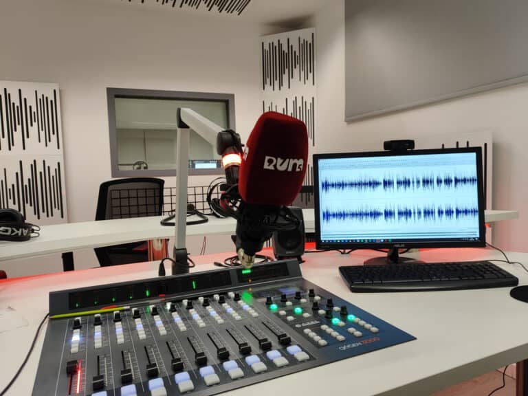 "O desaparecimento do FM é uma das maiores ameaças à rádio"