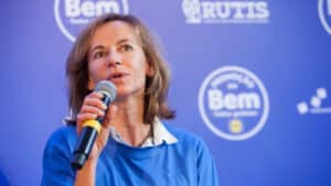 Pais de crianças com cancro temem que saída de profissionais afete tratamentos