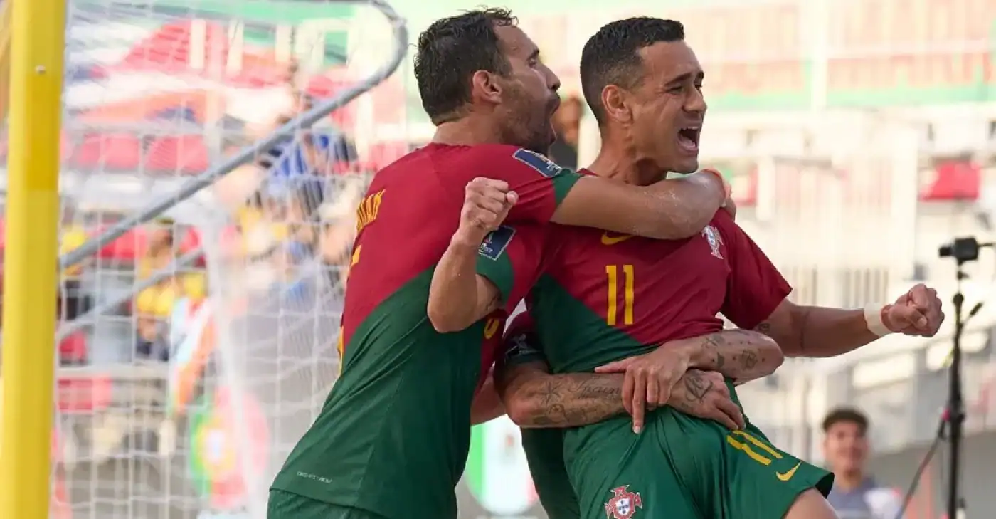 Portugal estreia-se com goleada sobre o México no Mundial de Futebol de Praia