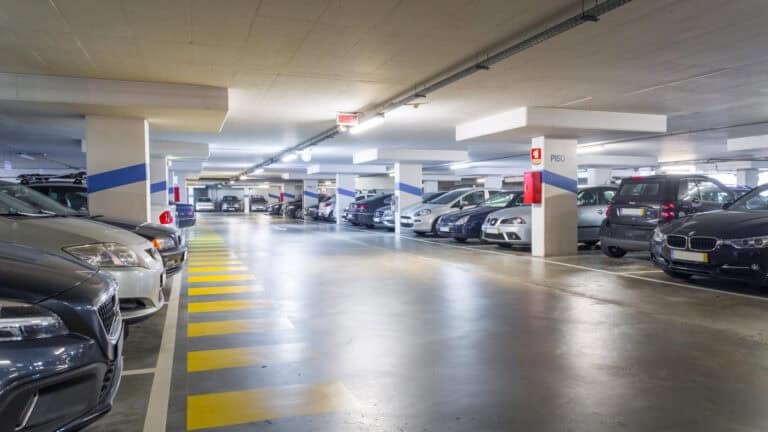 PS desafia CMB a “compatibilizar estratégia” de estacionamento com privados para reduzir tráfego à superfície