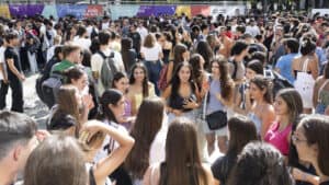 Pedido do prémio salarial para jovens que fiquem a trabalhar em Portugal deve ser feito até maio 