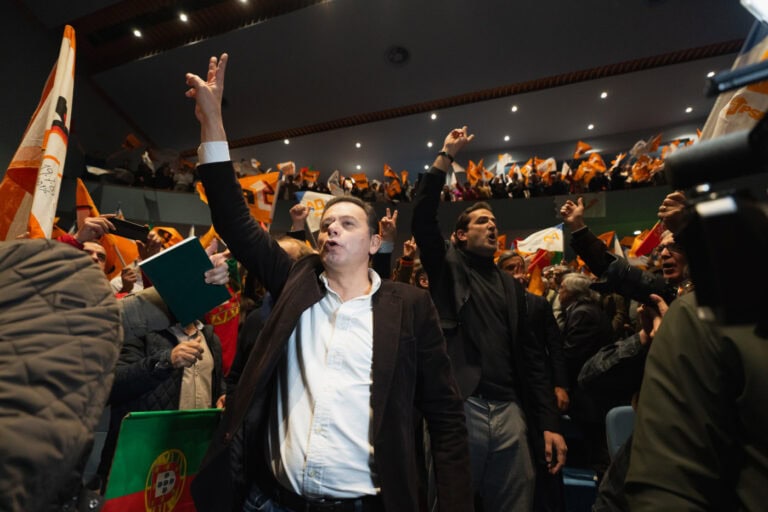 Montenegro passou por Braga e Famalicão para pedir aos jovens que não emigrem