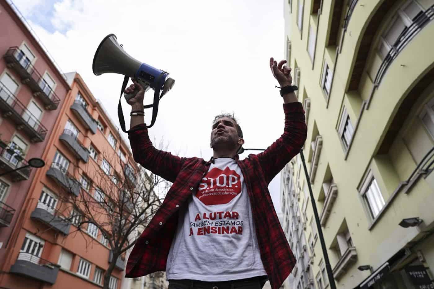 Sindicato Stop convoca greve nas escolas para hoje