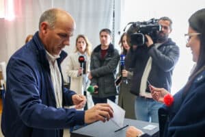 Paulo Raimundo já votou em Alhos Vedros e espera grande participação 