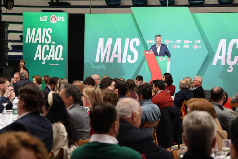 José Luís Carneiro apela ao debate para esclarecer "propostas que ferem valores constitucionais"