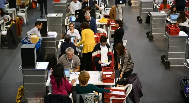 Contagem de votos da emigração fecha os resultados das legislativas&nbsp;