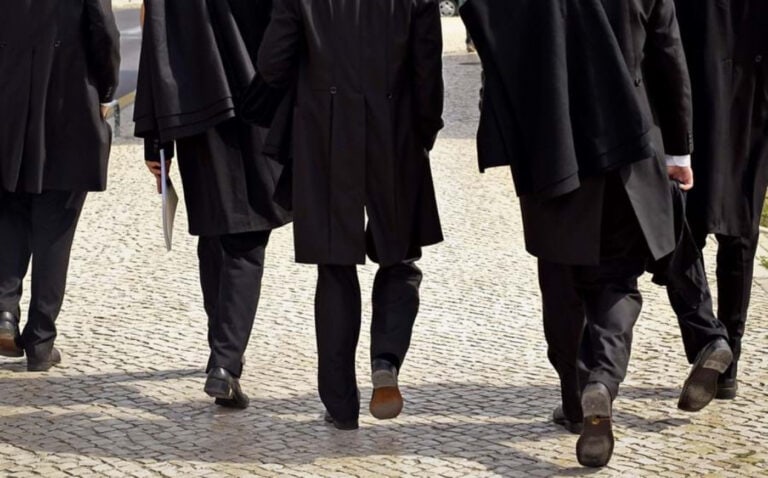 Mais de 100 mil jovens já pediram devolução das propinas&nbsp;