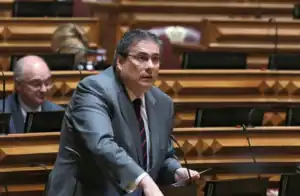 Carlos Abreu Amorim, da UMinho para secretário de estado adjunto e dos assuntos parlamentares  