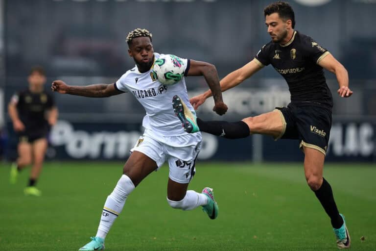 Famalicão vence em casa o Vizela