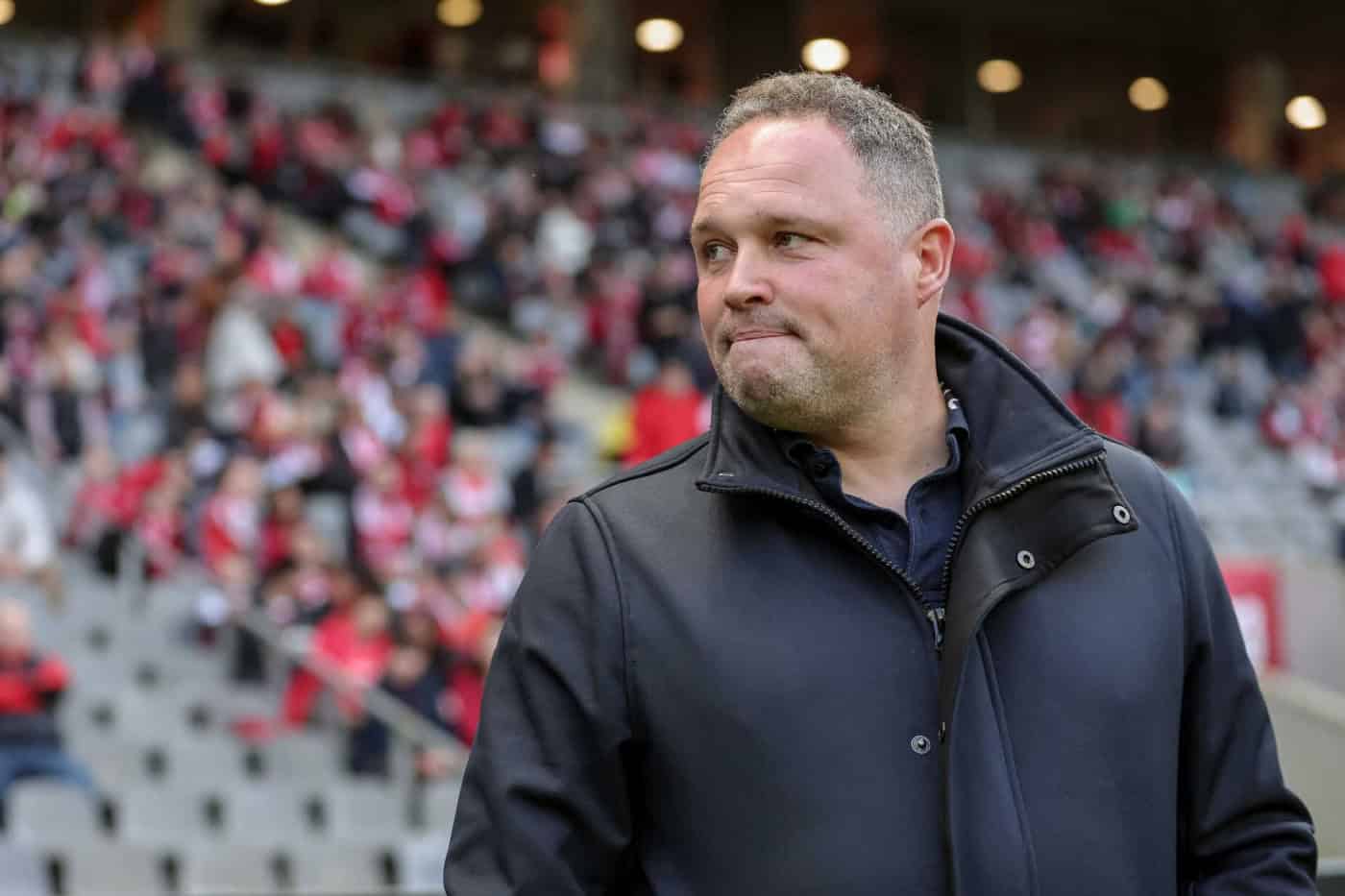 Gil Vicente rescinde com treinador Vítor Campelos