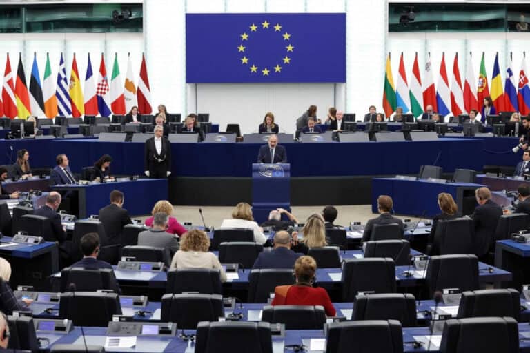 Parlamento Europeu vota hoje reforma da política de migração e asilo da UE