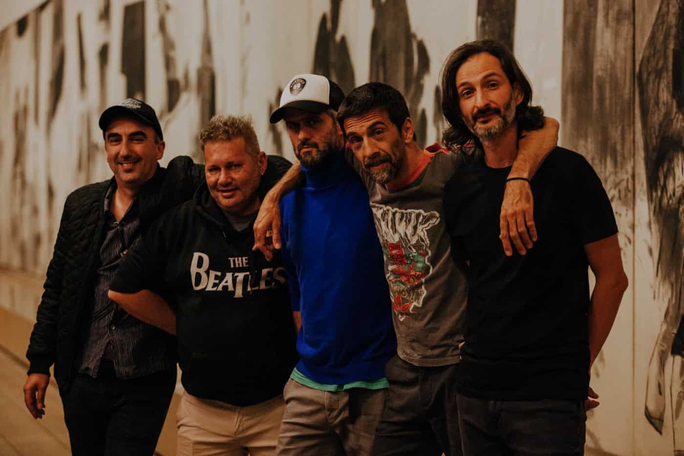 Ornatos Violeta celebram 25 anos de "O monstro precisa de amigos" ao vivo