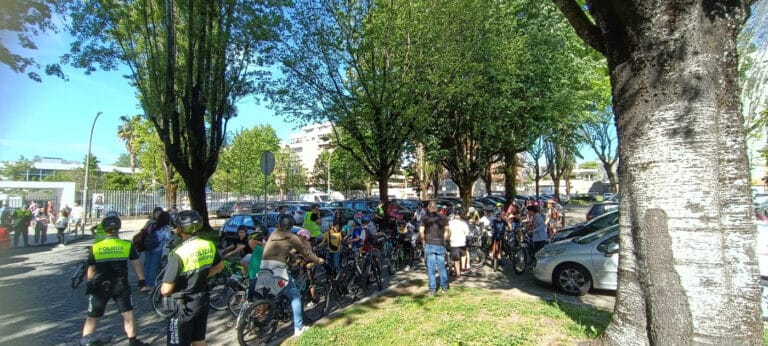 Mais de uma centena de crianças a pedalar junto às escolas de Braga