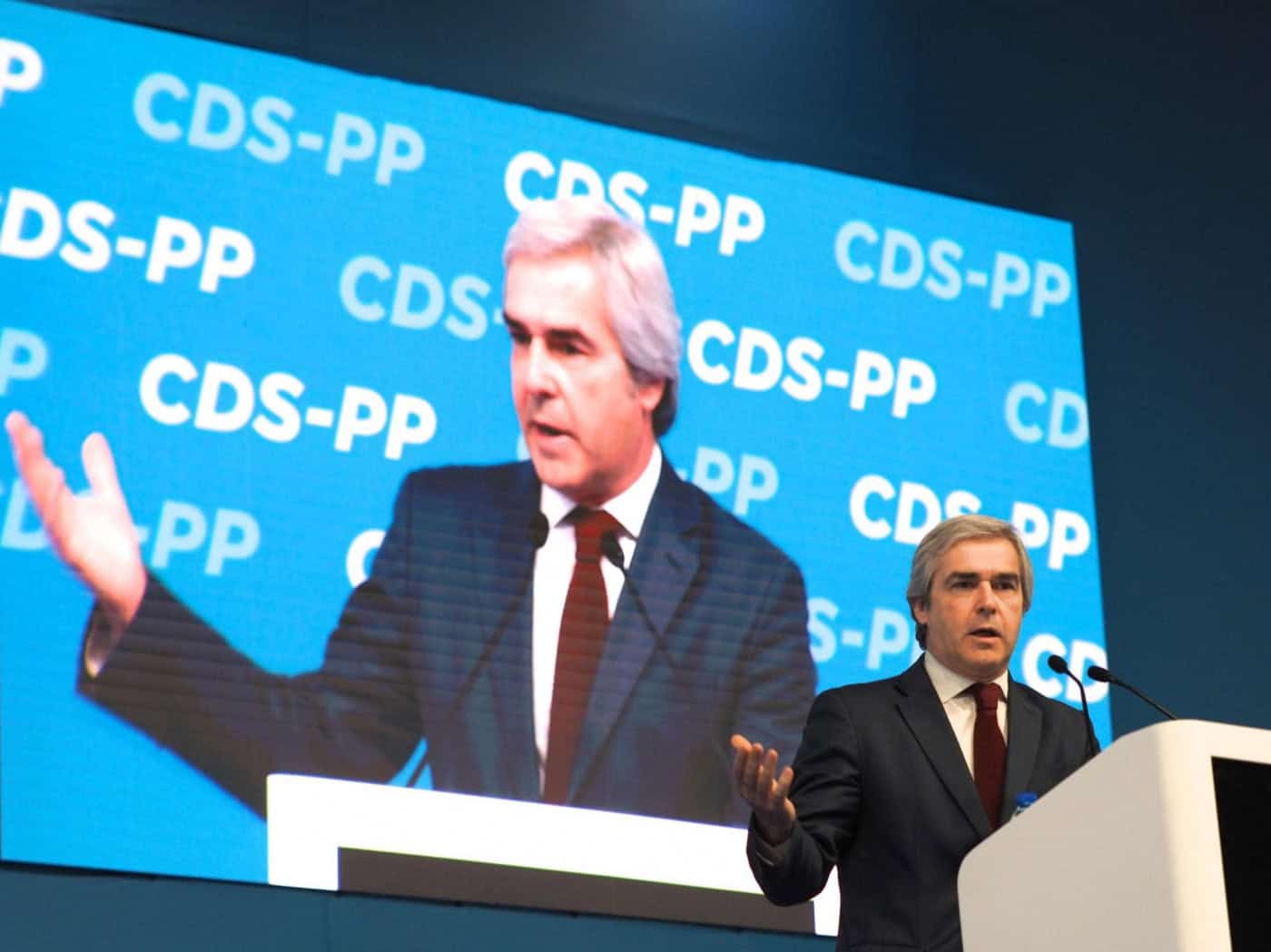 Nuno Melo reeleito presidente do partido com 89,3% dos votos