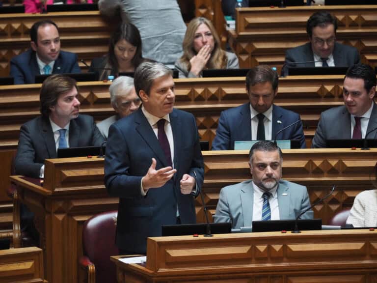 25 Abril: CDS-PP recusa “revisitar heranças coloniais” e destaca 25 de Novembro