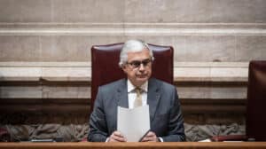 PGR deve ir ao parlamento explicar processos que criam crises politicas 