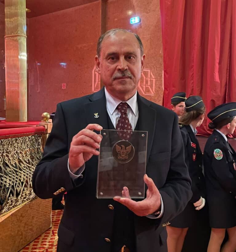 Presidente dos Bombeiros Voluntários de Braga distinguido pela Liga