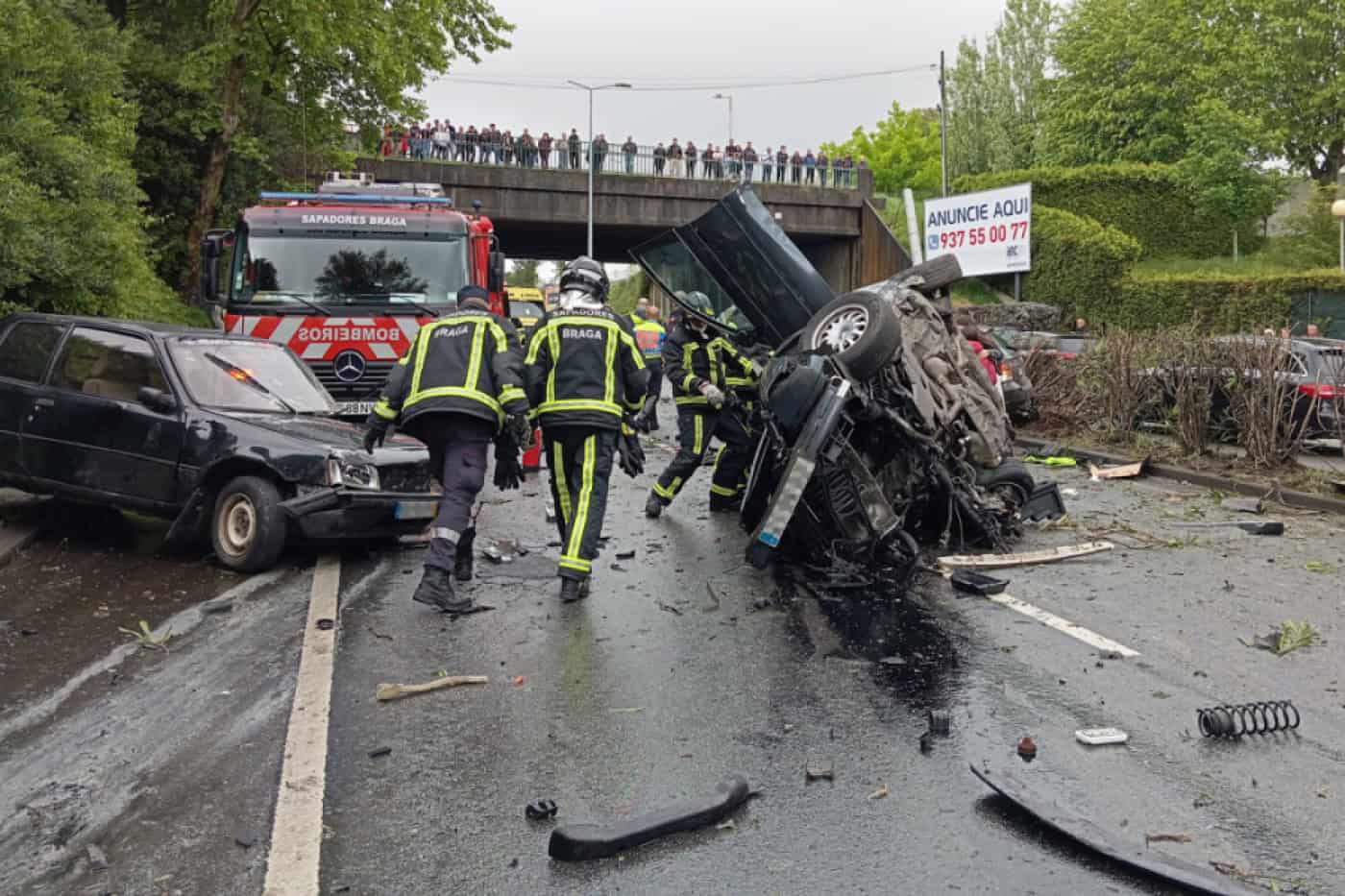 Acidente com quatro viaturas em Braga provoca ferimentos a nove pessoas