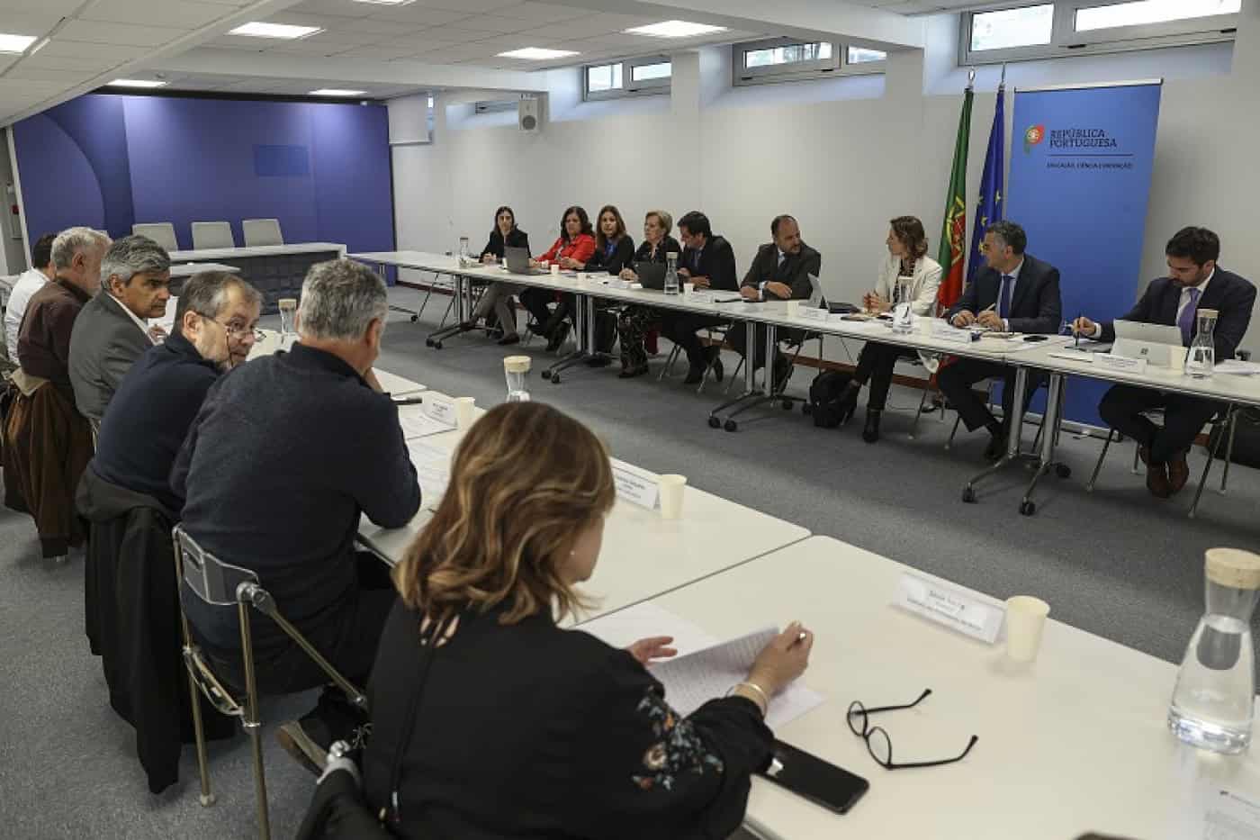 Governo aceita devolver aos professores mais tempo de serviço na primeira fase, mas mantém prazo de cinco anos&nbsp;