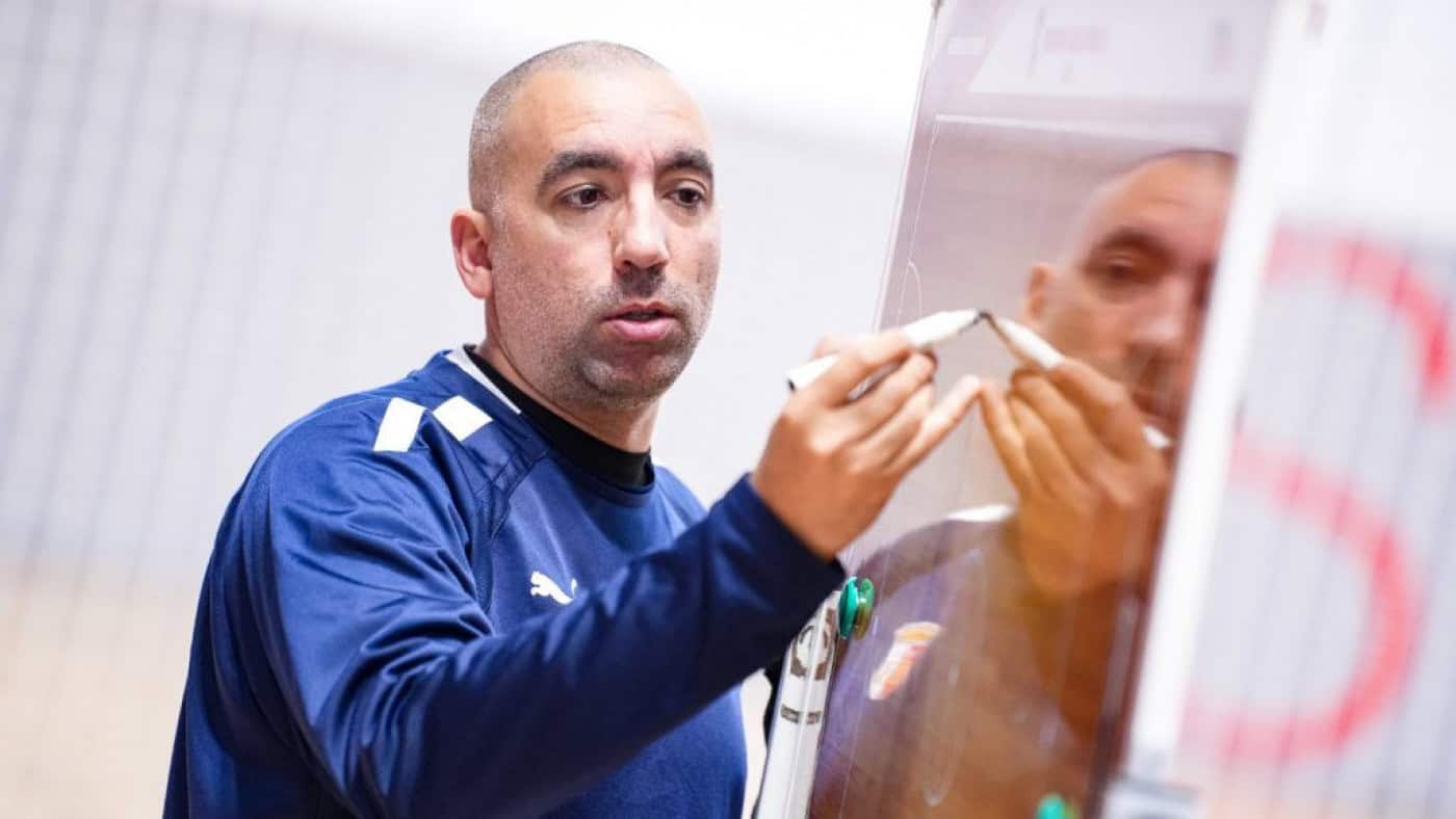 Joel Rocha aponta à vitória na receção ao Caxinas mas pede "humildade e qualidade"