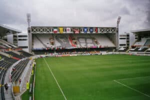 Vitória descarta risco de falhar provas da UEFA e alega que só resta pagar multa 