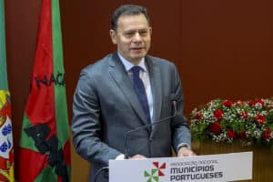 Primeiro-ministro diz que regionalização não é prioridade do Governo