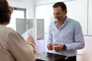 Primeiro-ministro vota por antecipação e sublinha empenho em “operação gigantesca” no domingo 