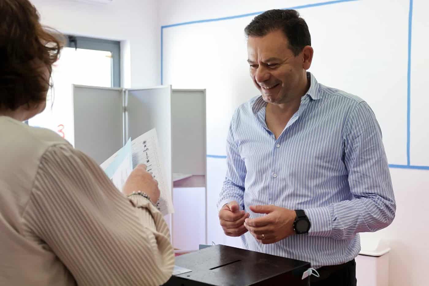 Primeiro-ministro vota por antecipação e sublinha empenho em “operação gigantesca” no domingo