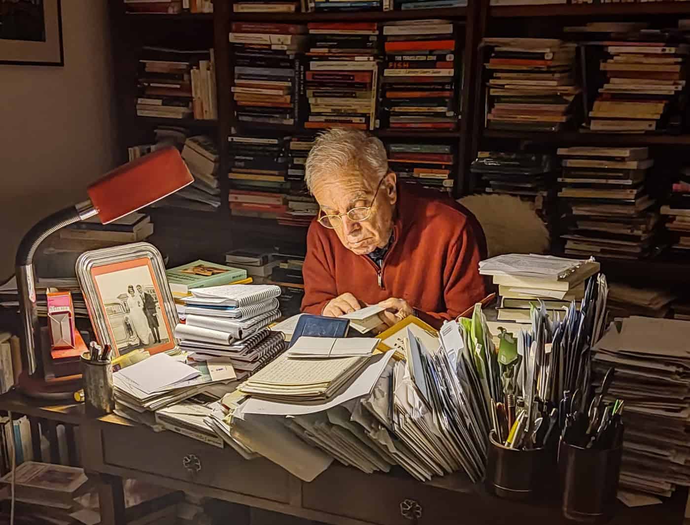 Presidente da República condecora Vítor Aguiar e Silva