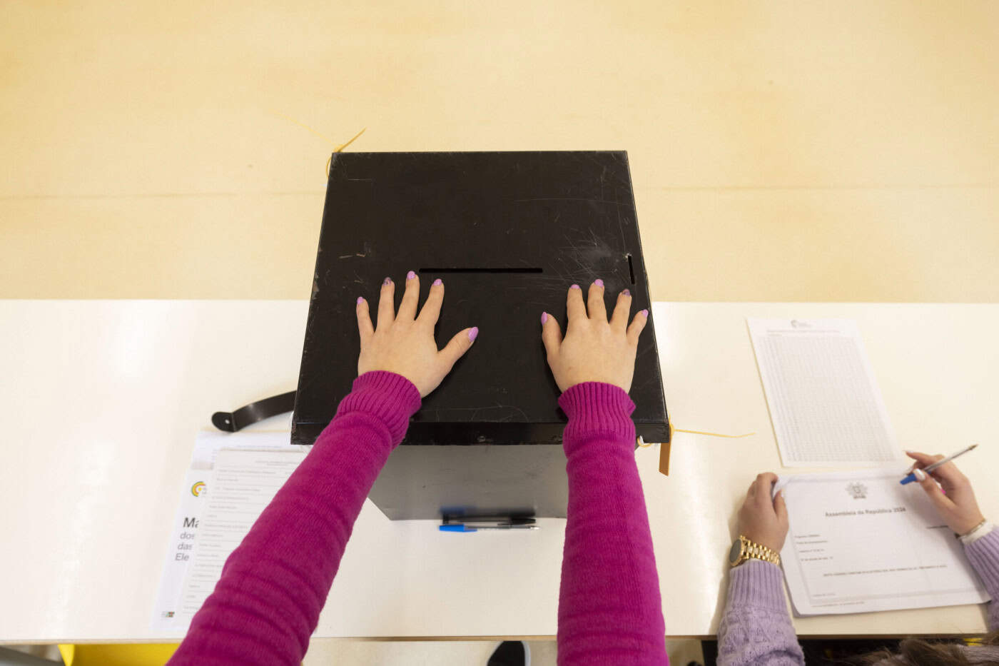 Europeias: Projeções televisivas estimam abstenção entre 58,6% e 64,5%