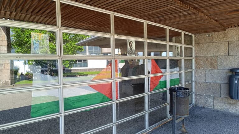 AAUMinho reúne com coletivo 'Estudantes pela Palestina'