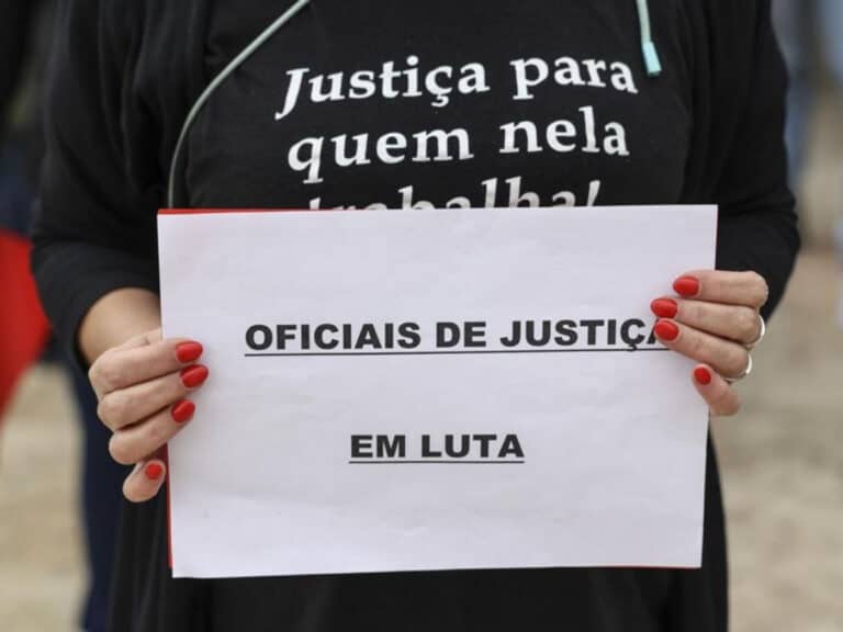 Sindicato dos Oficiais de Justiça marca greve por tempo indeterminado&nbsp;